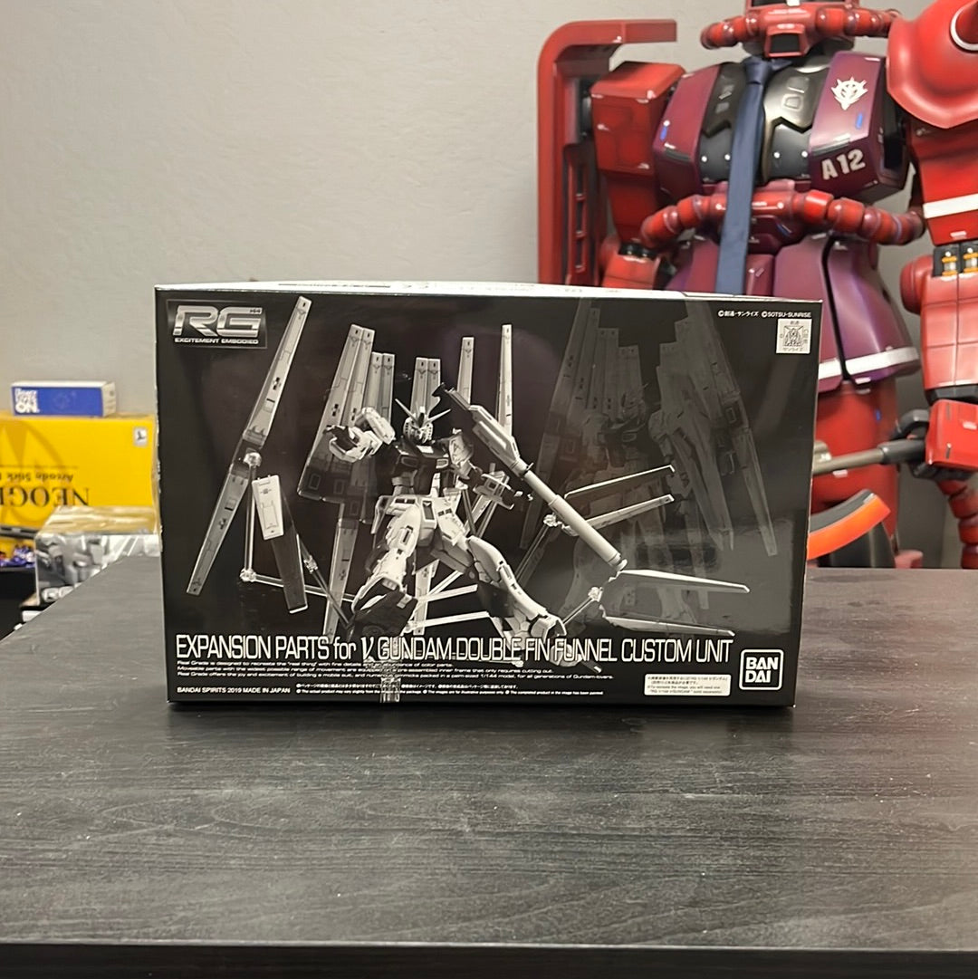 RG 1/144 nu Gundam for the double-fin funnel expansion unit